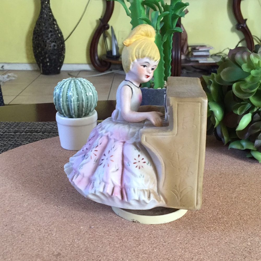 Vintage Musical Figurine